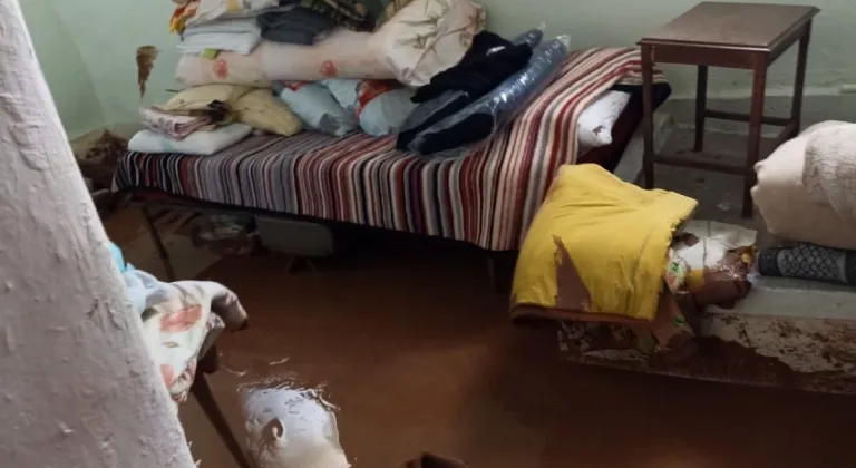 Darende’de  sağanak ve dolu su baskınlarına neden oldu