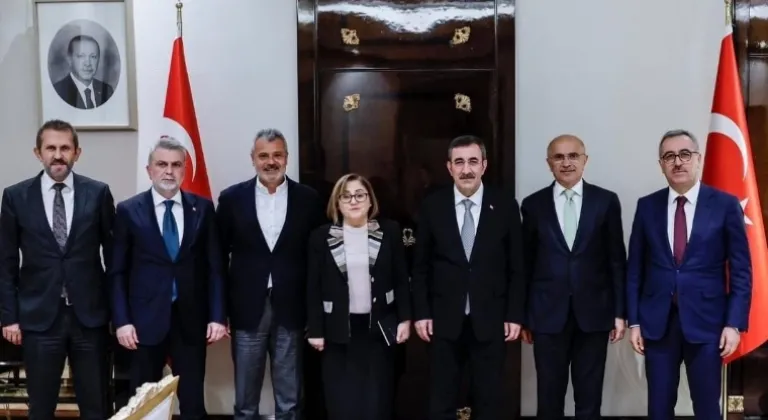 Deprem Bölgesinin İhtiyaçları Gündemde: Büyükşehir Başkanları Cumhurbaşkanlığı ile Görüştü