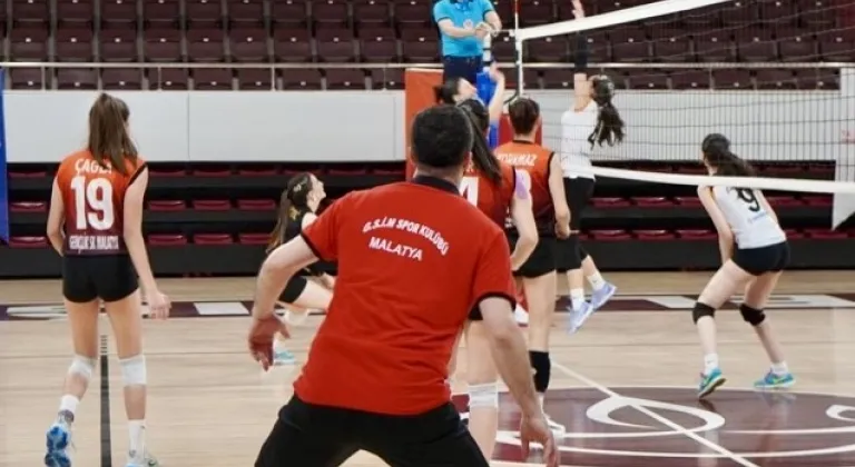 Malatya Gençlik ve Spor İl Müdürlüğü Voleybol Takımı grup şampiyonu oldu